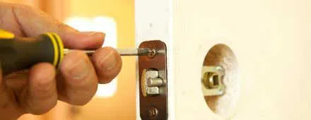 Affordable Locksmith Services Bloomington, CA 909-313-0230 - 24-hour-lock-key-01
